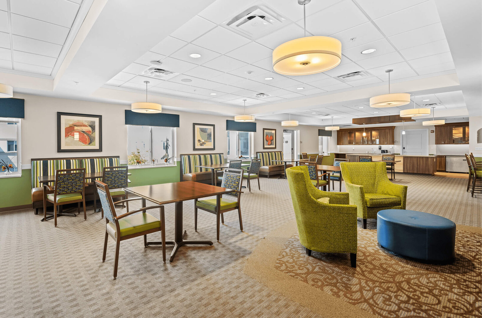 Avalon of Commerce Township community dining room